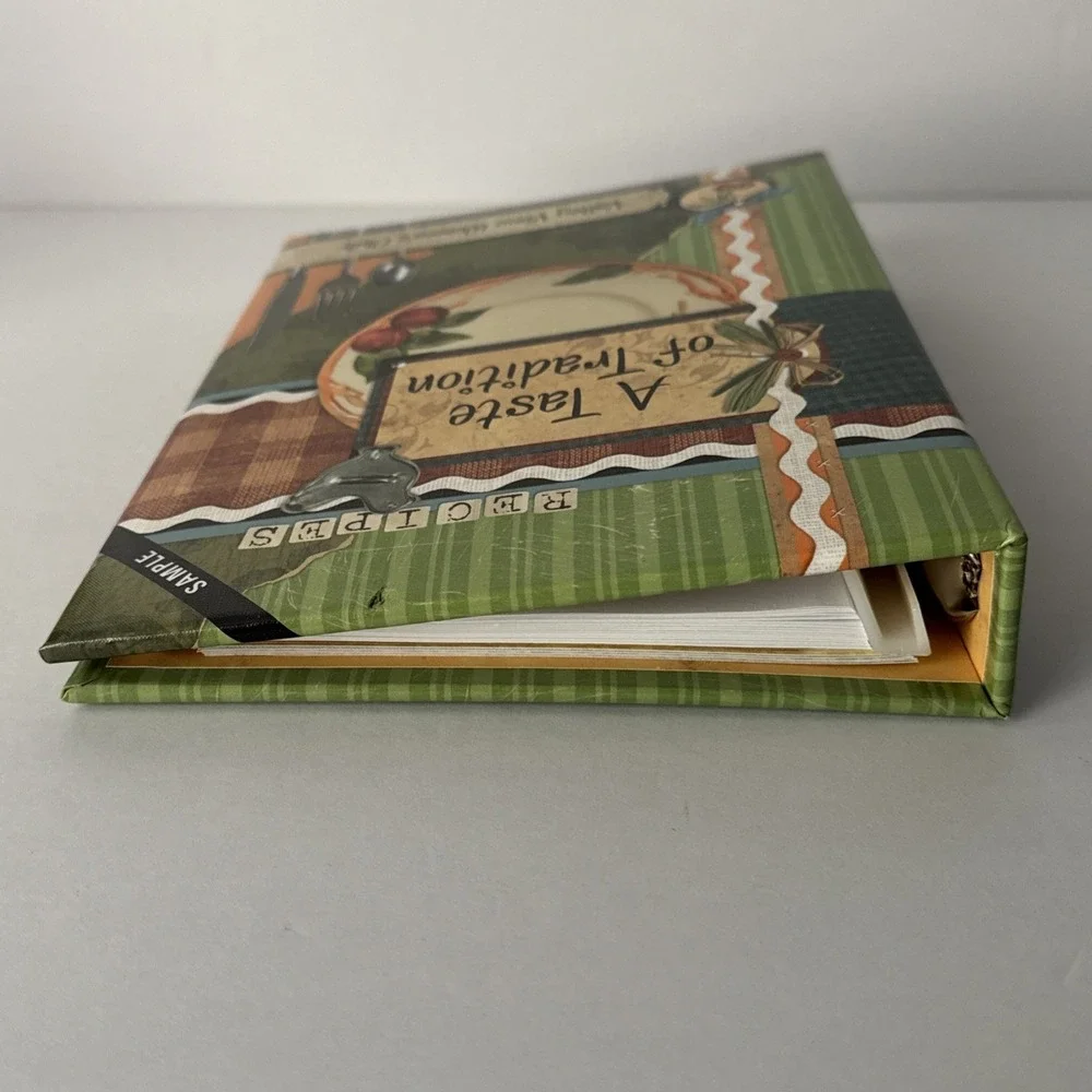 Valley View Womens Club Sample Cookbook Recipes Book A Taste of Tradition‎ 2006